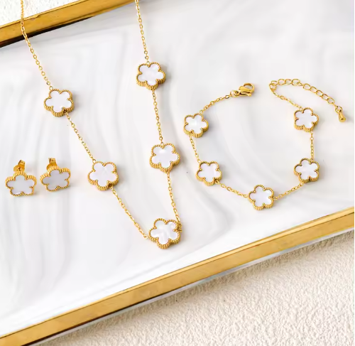 Lucky Charm Clover Necklace